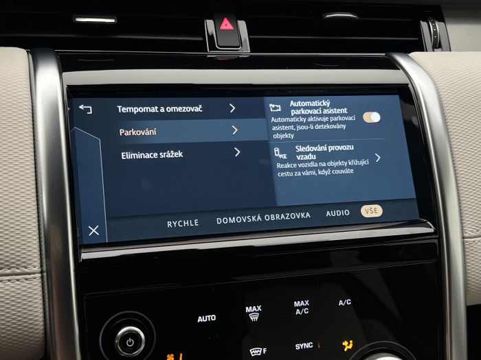 Land Rover Discovery Sport D165 R-DYNAMIC SE CZ APPROVED 2.0 d Dynamic SE