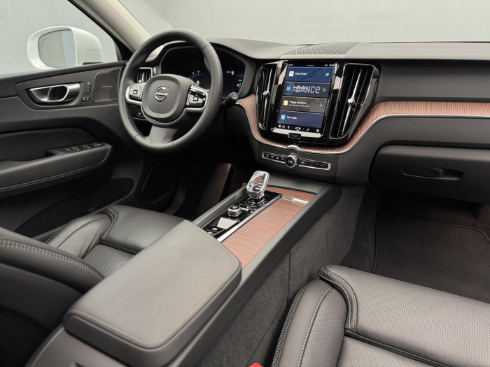 Volvo XC60 T8 AWD RECHARGE BRIGHT PLUS