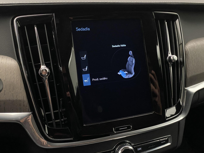 Volvo V90 CC B5 AWD MOMENTUM AUT CZ 2.0 CC CC Momentum