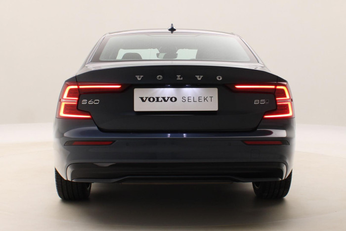 Volvo S60 B5 AWD ULTIMATE DARK REZERVACE