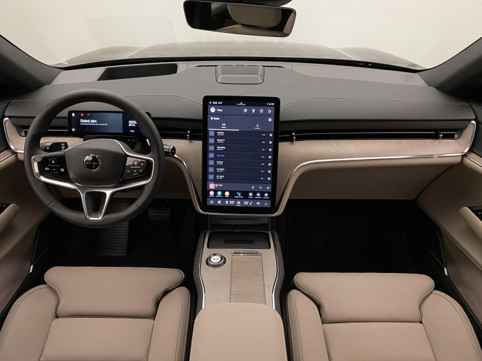 Volvo EX90 PURE ELECTRIC TWIN PLUS 7míst