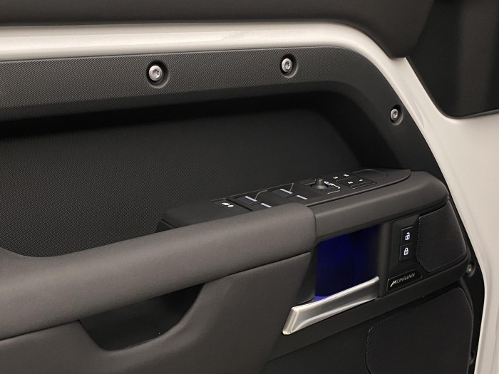 Land Rover Defender 110 D250 X-DYNAMIC SE AWD AUT 3.0 d Dynamic SE