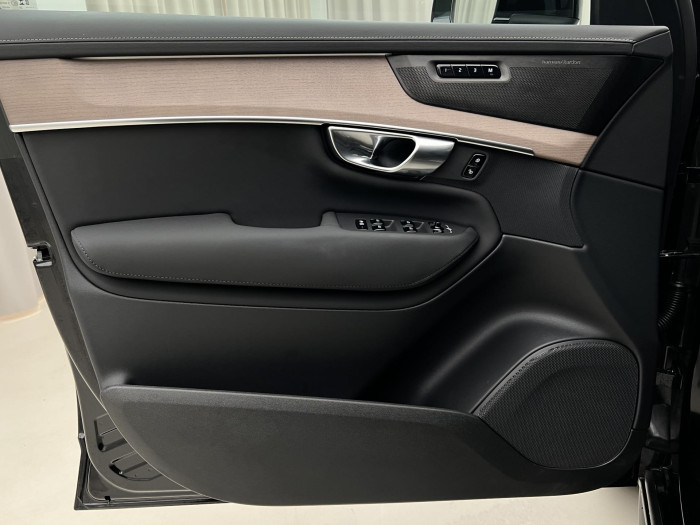 Volvo XC90 B5 AWD PLUS BRIGHT 7MÍST CZ