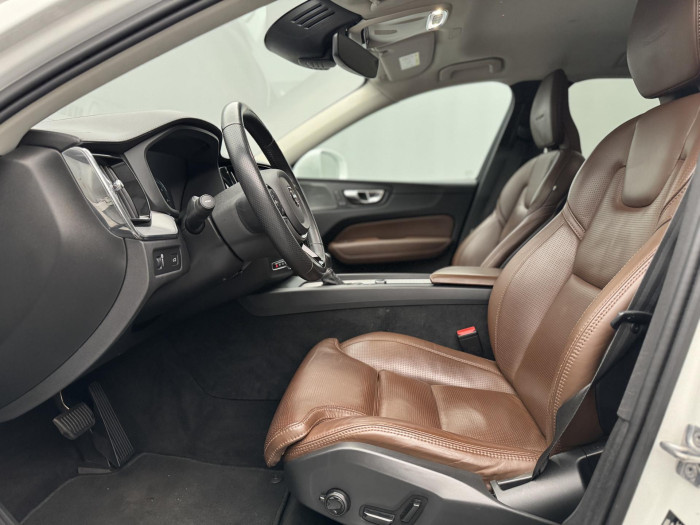 Volvo XC60 D5 AWD INSCRIPTION AUT CZ 2.0 d