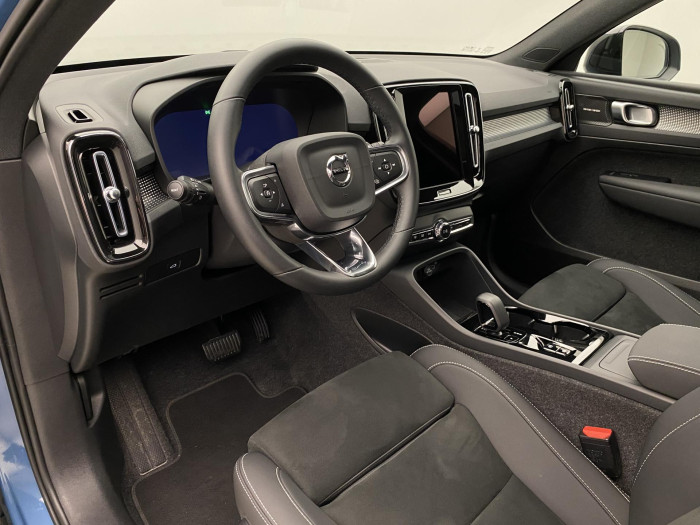 Volvo XC40 B3 DARK ULTRA AUT CZ