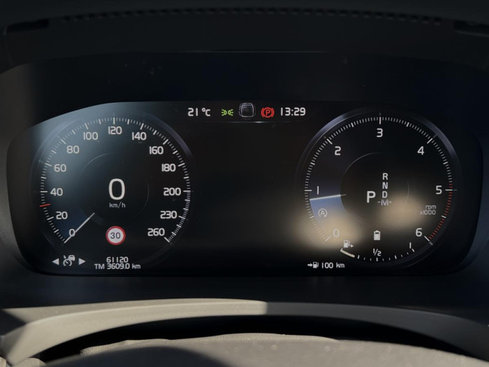 Volvo V90 CROSS COUNTRY B4 AWD Aut 1.maj