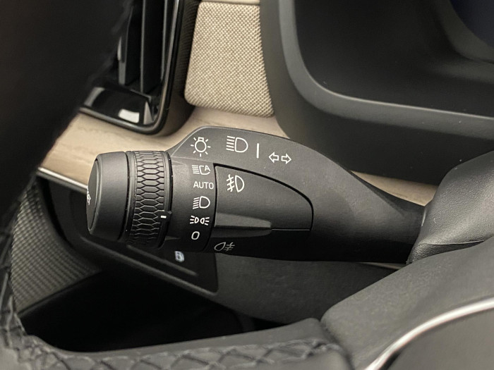 Volvo XC90 T8 AWD RECHARGE REZERVACE