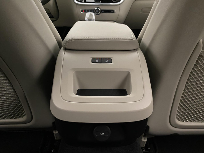 Volvo V60 B4 AUT BRIGHT PLUS