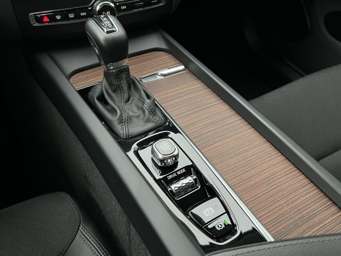 Volvo XC60 T4 MOMENTUM POLESTAR AUT CZ 2.0 Momentum