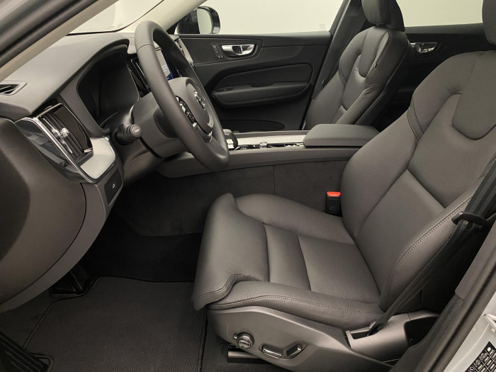 Volvo XC60 B5 AWD AUT DARK PLUS