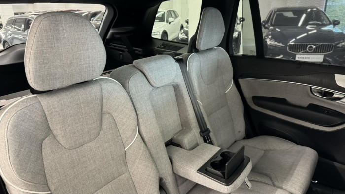 Volvo XC90 T8 AWD RECHARGE REZERVACE