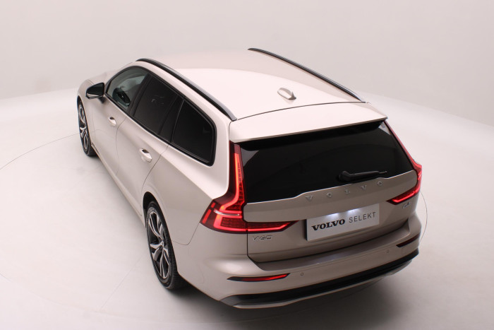 Volvo V60 B4 DARK PLUS AUT CZ