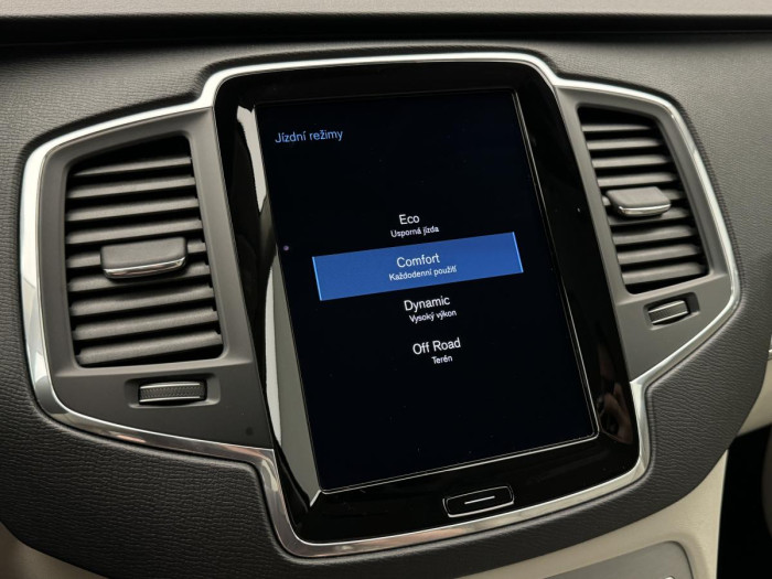 Volvo XC90 B5 AWD MOMENTUM REZERVACE 2.0 Momentum