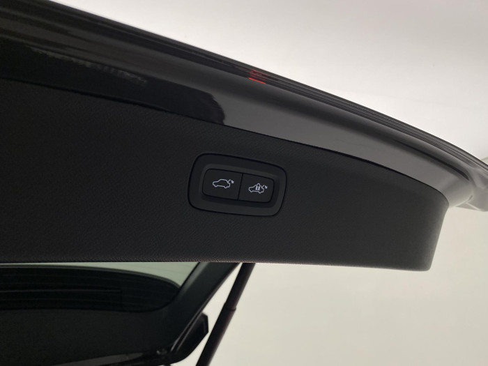 Volvo XC90 T8 AWD RECHARGE DARK ULTRA 7m