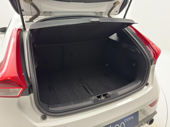 Volvo V40 T3 R-DESIGN AUT