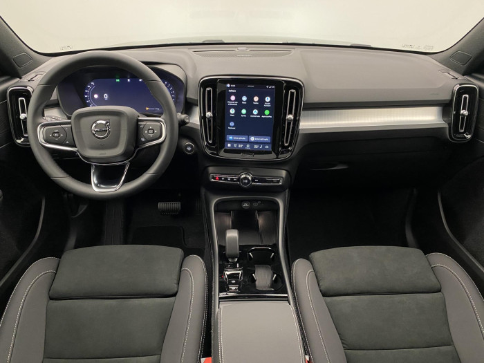 Volvo XC40 B3 AUT DARK PLUS