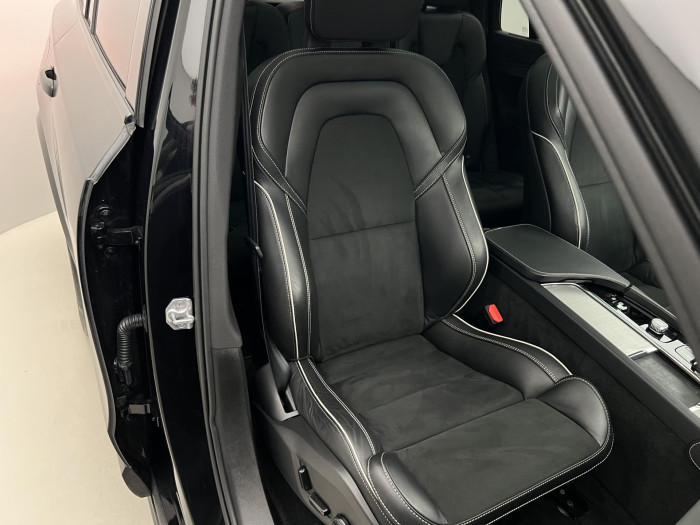 Volvo XC90 T8 AWD RECHARGE R-DESIGN 7MÍST
