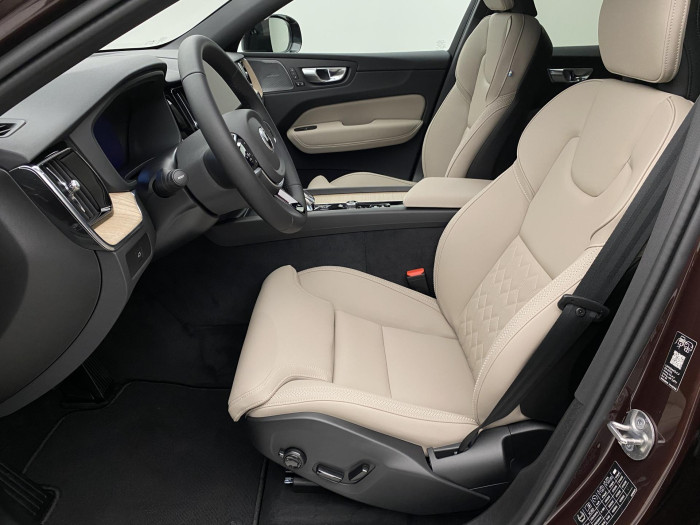 Volvo XC60 B5 AWD AUT DARK PLUS