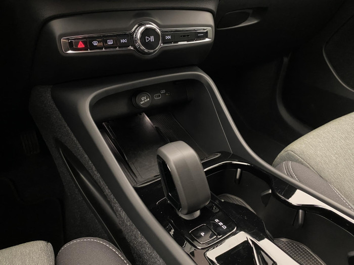 Volvo XC40 B3 DARK PLUS AUT CZ