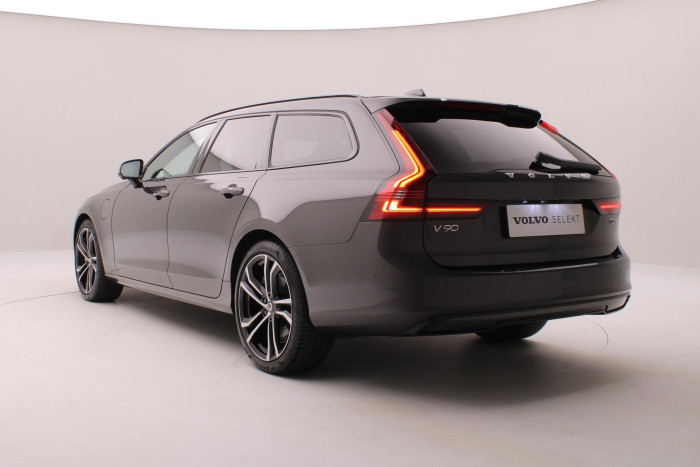 Volvo V90 T8 AWD RECHARGE REZERVACE
