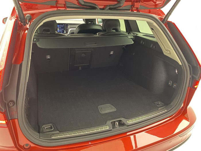 Volvo V60 T6 AWD RECHARGE REZERVACE