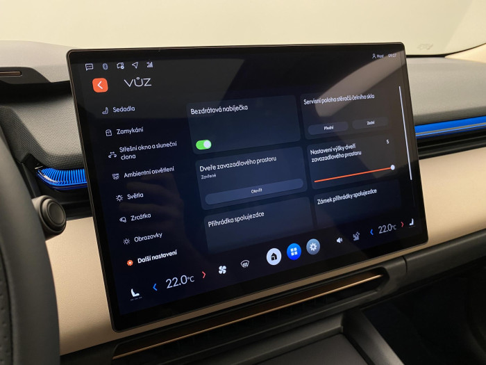 Lynk & Co 08 MORE PHEV