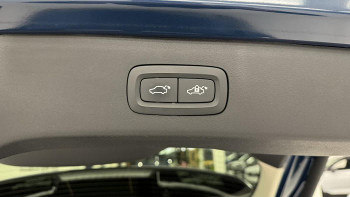 Lynk & Co 01 PHEV DCT AUT 1.maj. REZERVACE