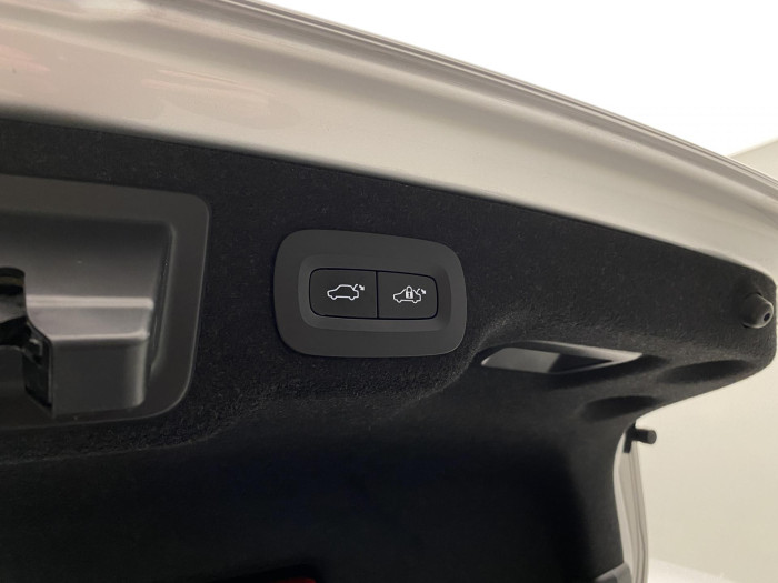 Volvo S90 T8 TWIN ENGINE INSCRIPTION