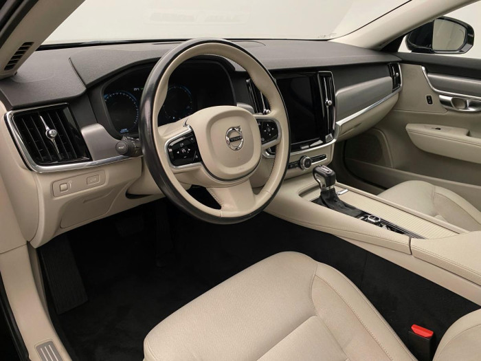 Volvo V90 D4 AWD MOMENTUM AUT REZERVACE 2.0 d Momentum