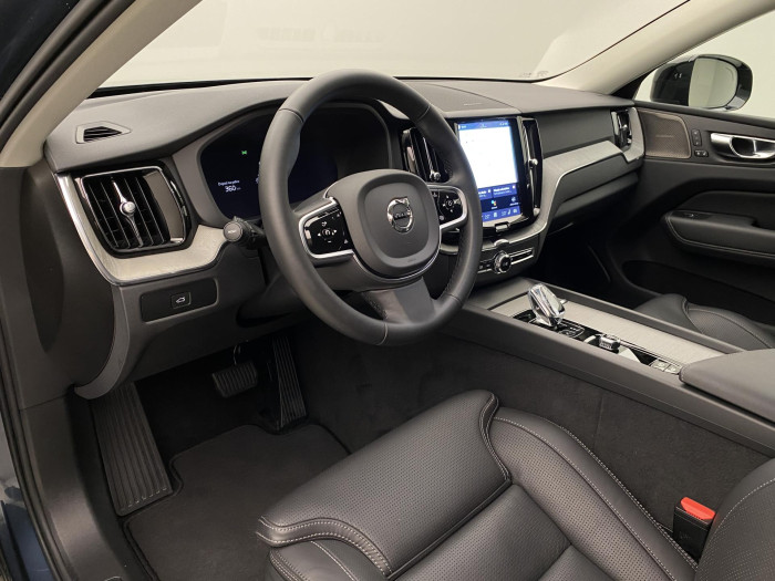 Volvo XC60 B5 AWD DARK PLUS AUT