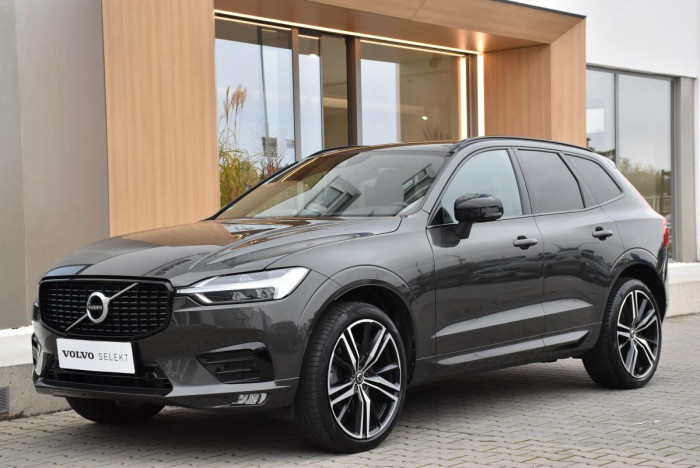 Volvo XC60 B5 AWD R-Design REZERVACE
