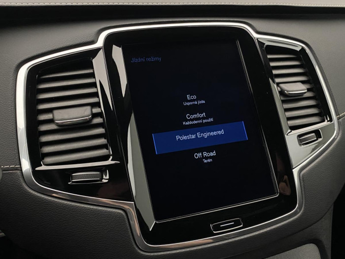 Volvo XC90 D5 AWD R-DESIGN REZERVACE 2.0 d