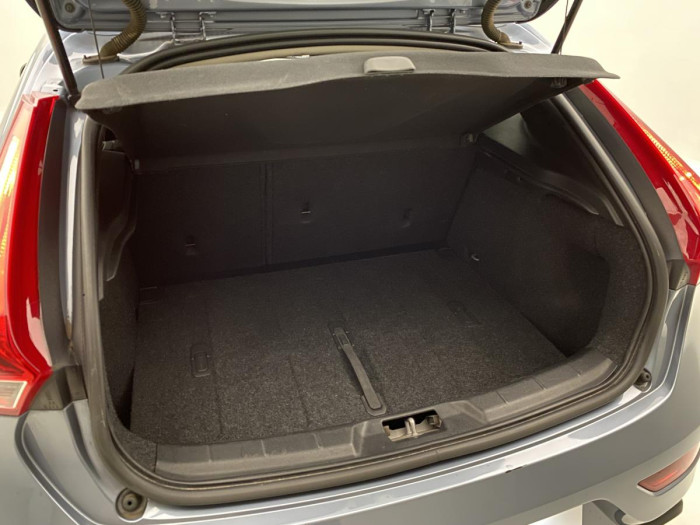 Volvo V40 D2 BLACK EDITION 1.maj. 2.0 d Edition