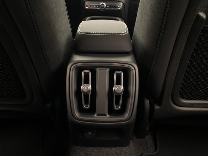 Volvo XC40 B4 AUT DARK PLUS