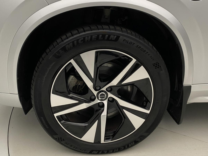 Volvo XC90 T8 AWD R-DESIGN REZERVACE