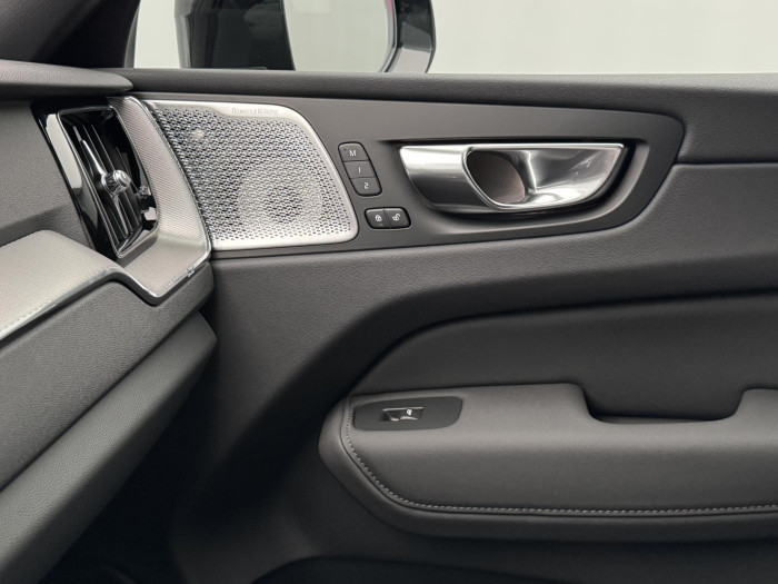 Volvo XC60 B5 AWD AUT PLUS BLACK EDITION