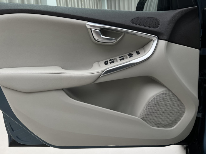 Volvo V40 CC T5 AWD AUT CZ 2.5 CC CC