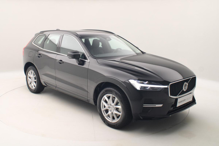 Volvo XC60 B4 MOMENTUM AUT REZERVACE 2.0 Momentum