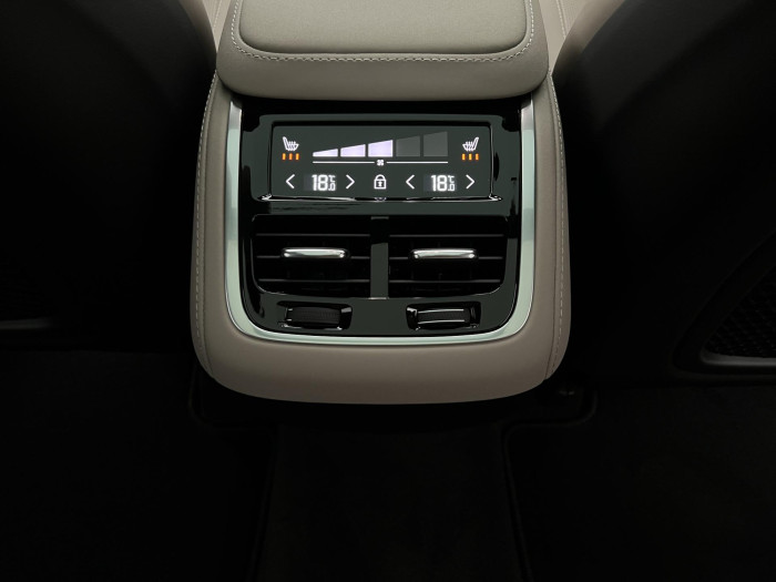 Volvo XC90 B5 AWD DARK ULTRA AUT