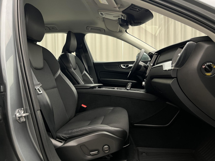 Volvo XC60 B4 AWD MOMENTUM AUT CZ 2.0 Momentum