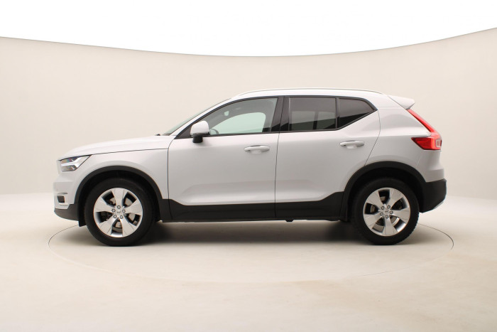 Volvo XC40 B4 MOMENTUM PRO AUT CZ 1.maj 2.0 Momentum