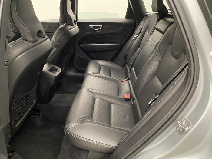 Volvo XC60 D4 AWD R-DESIGN AUT CZ 2.0 d