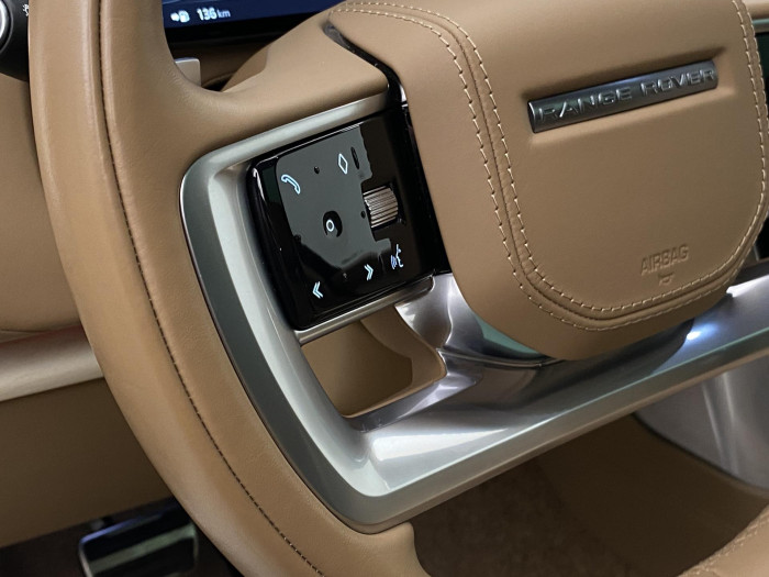 Land Rover Range Rover SV P530 LWB 1.maj.