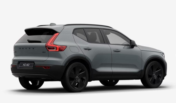 Volvo XC40 B3 AUT PLUS BLACK EDITION
