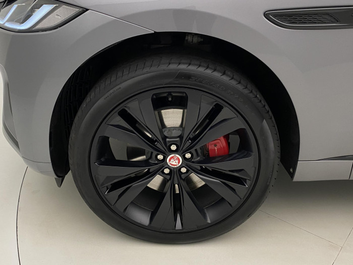 Jaguar F-Pace D300 S R-DYNAMIC AWD REZERVACE 3.0 d Dynamic