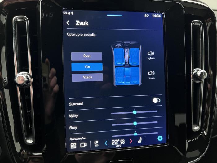 Volvo XC40 B3 PLUS DARK AUT CZ 1.maj.