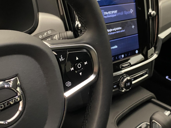 Volvo V90 CC B4 AWD PLUS AUT CZ 1.maj