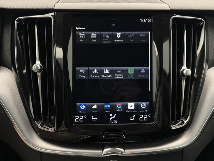 Volvo XC60 B4 AWD MOMENTUM PRO CZ 2.0 Momentum