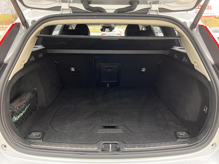 Volvo V60 CROSS COUNTRY B4 AWD Aut 1.maj