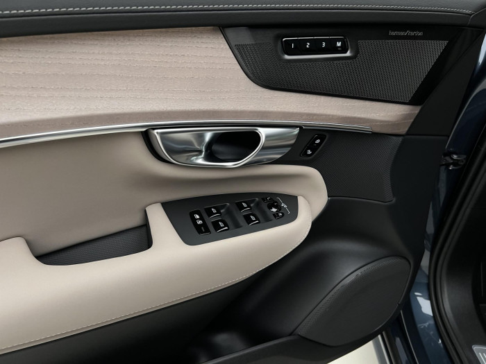 Volvo XC90 T8 AWD RECHARGE BRIGHT PLUS